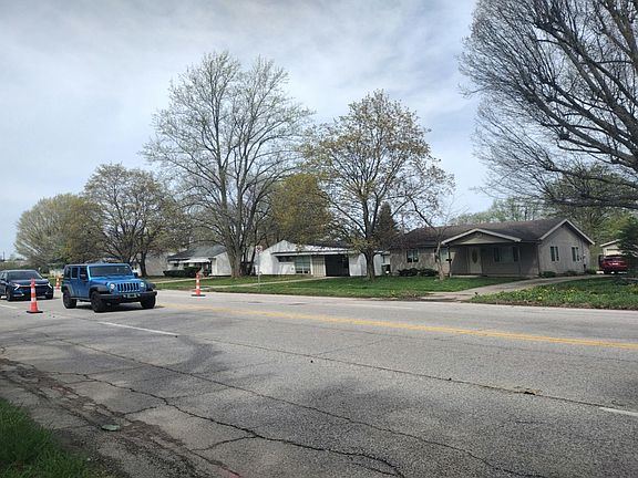 5th image of 1415 E Ireland Rd