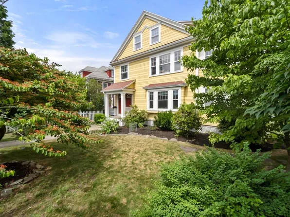 7 Pine St #7, Belmont, MA 02478