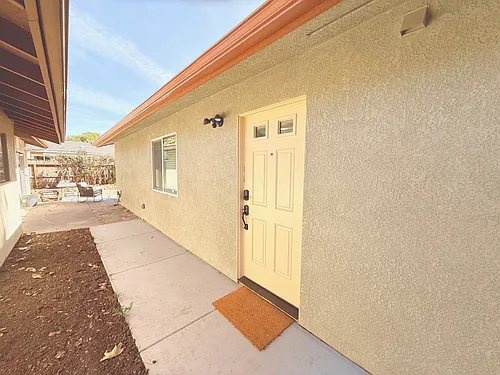 1561 Royal Way Photo 1