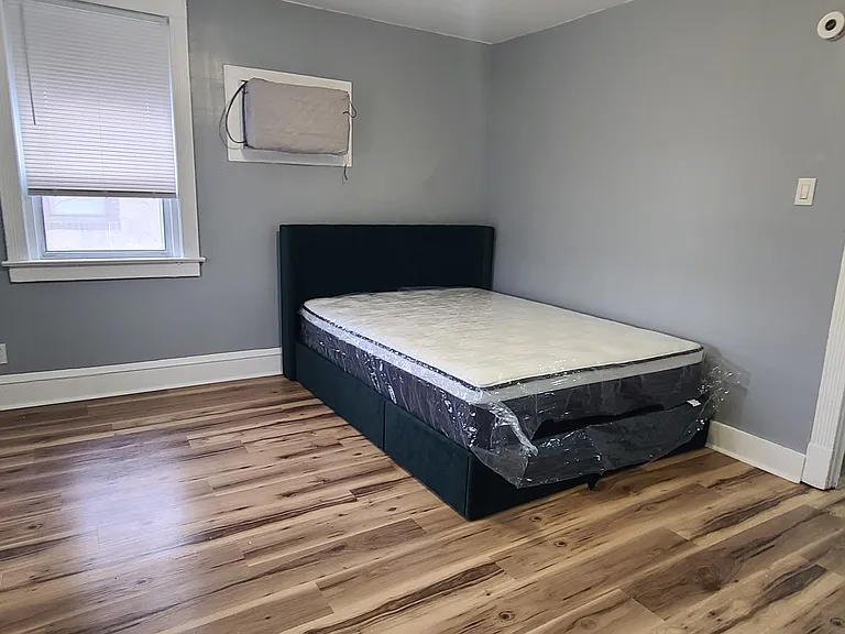 210 Long Ln — Photo 20
