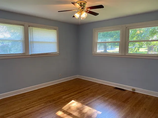 472 Manley Dr — Photo 10