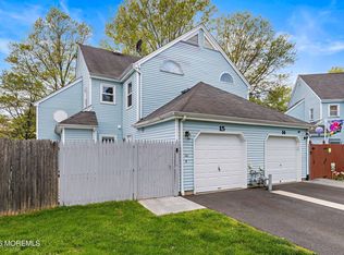 15 Twain Ct, Freehold, NJ 07728