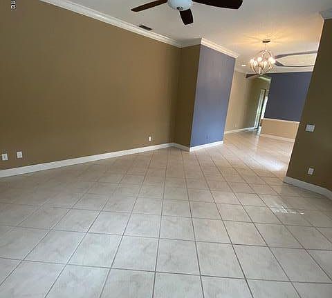 3rd image of 12 Madeira Ct