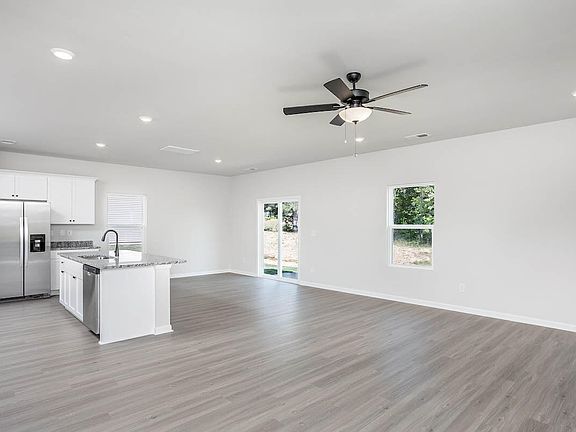 5th image of 100 Serrano Way