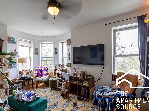 3rd image of 2021 N Humboldt Blvd APT 1