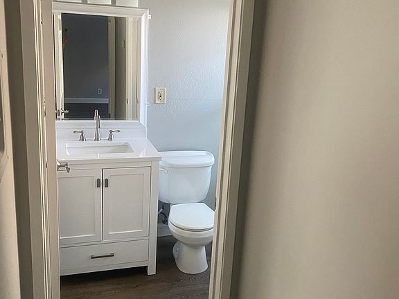 5th image of 554 Columbia Ave #6
