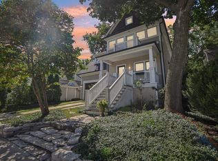 108 S River Ln, Geneva, IL