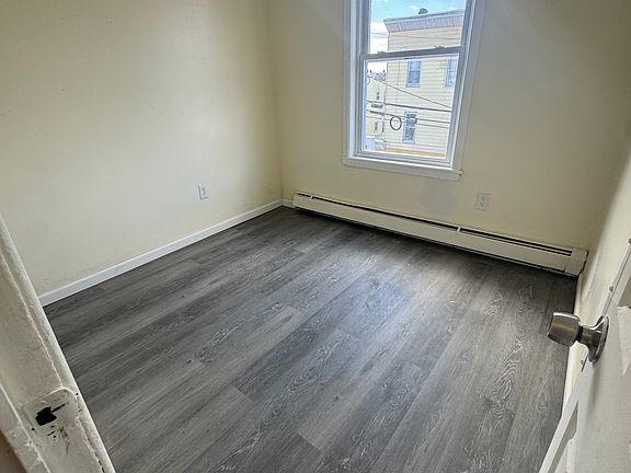 4th image of 463 Fulton St Floor 3