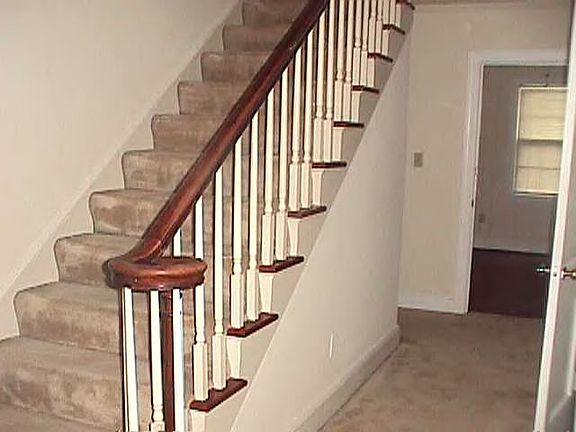 4th image of 804 Parkview Ave