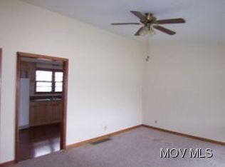 2405 Millbrook Dr, Parkersburg, WV 26104