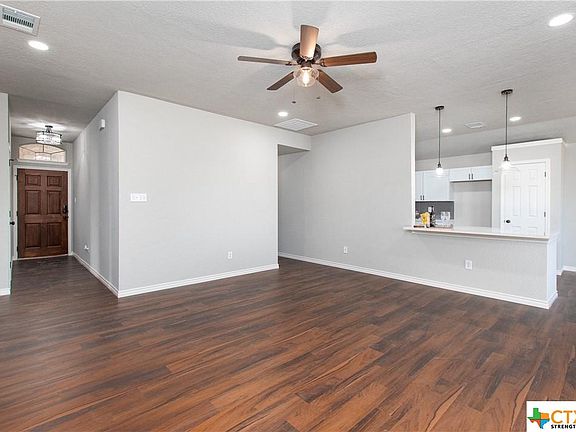 5th image of 6806 Bayberry Dr