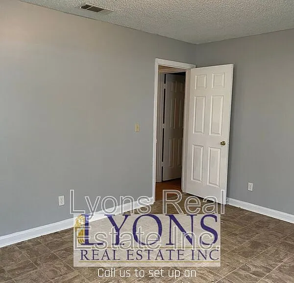1100 S Gordon Ave #D — Photo 11