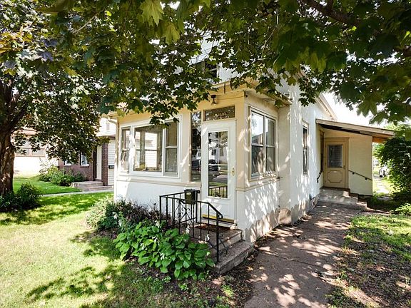 2nd image of 1084 Woodbridge St