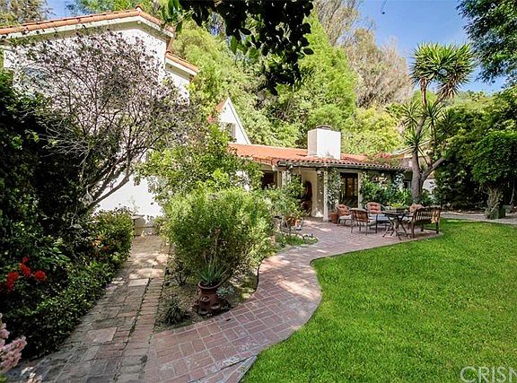 4th image of 3726 Ventura Canyon Ave