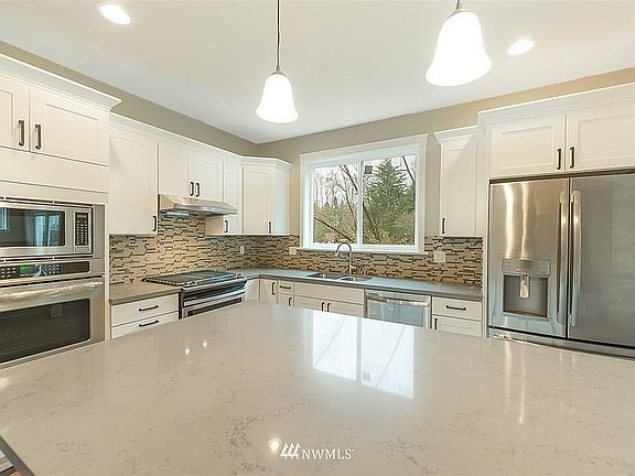2nd image of 15322 Manor Way