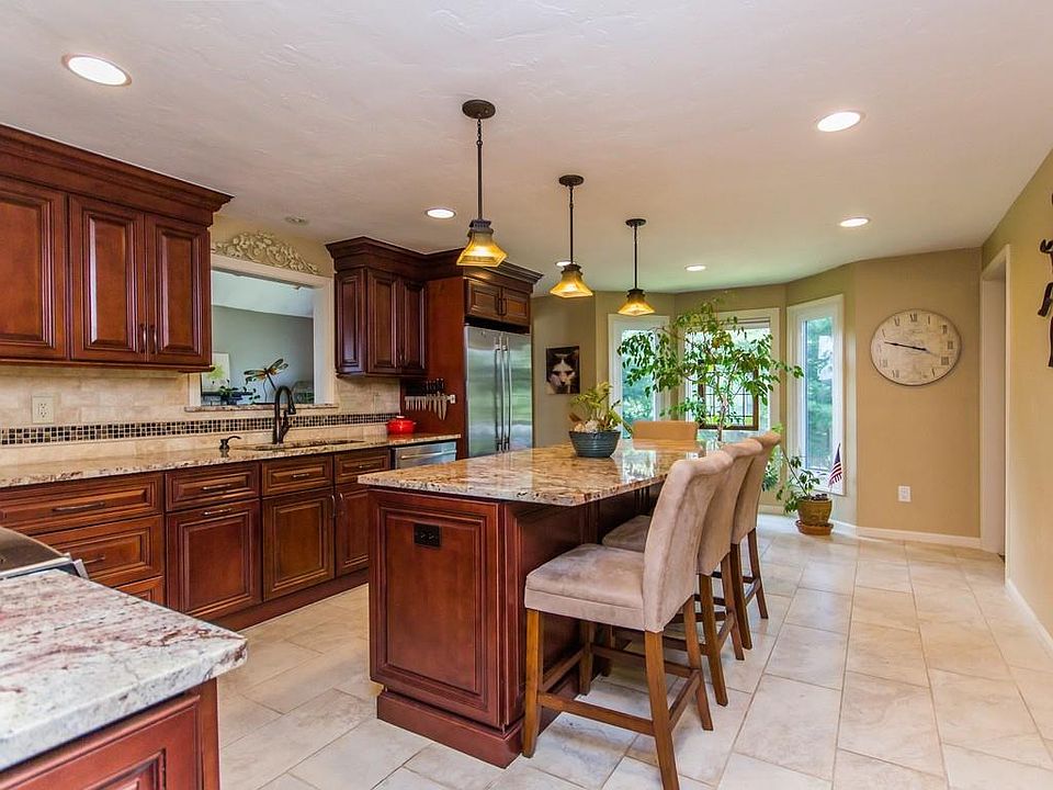 1st image of 161 Copperwood Dr