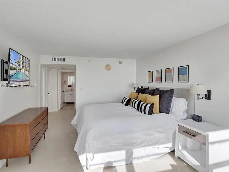6917 Collins Ave #915 — Photo 21