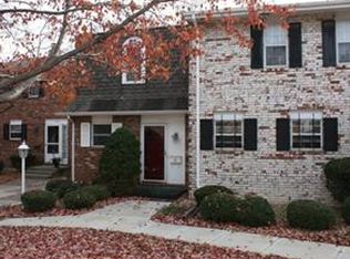 9553 Perry Ln, Overland Park, KS 66212