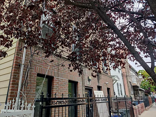 Rented by Signature Property Realty | media 30