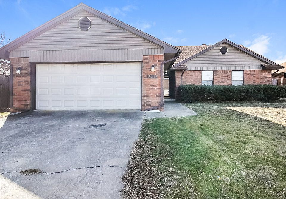 1st image of 2712 Creekview Pl