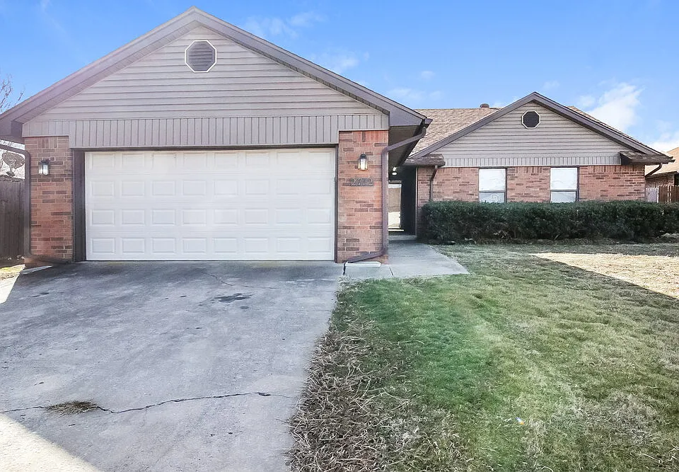 2712 Creekview Pl