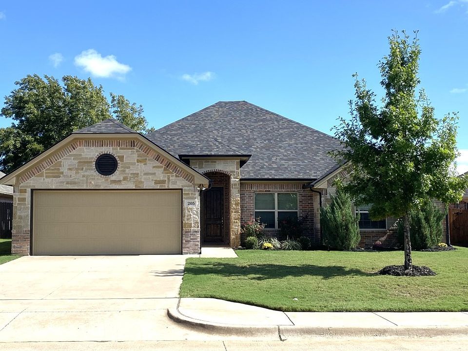 1st image of 205 Donna Cir