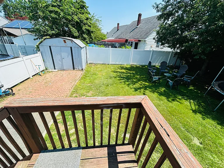 Meadow Ln — Photo 21