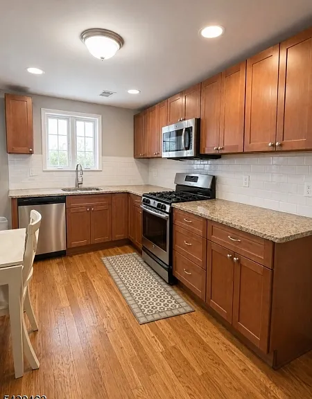 614 4th Ave — Photo 3