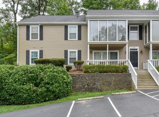 410 Mockingbird Valley Rd APT 7, Louisville, KY 40207