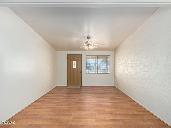 4th image of 627 W Webb Dr
