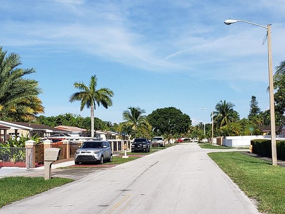 5th image of 4760 NW 186th St