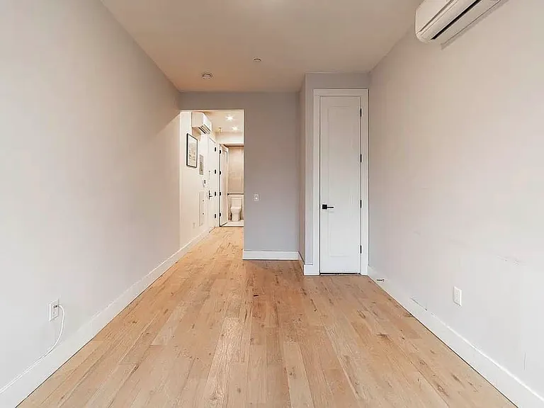 1645 New York Ave #1G — Photo 5