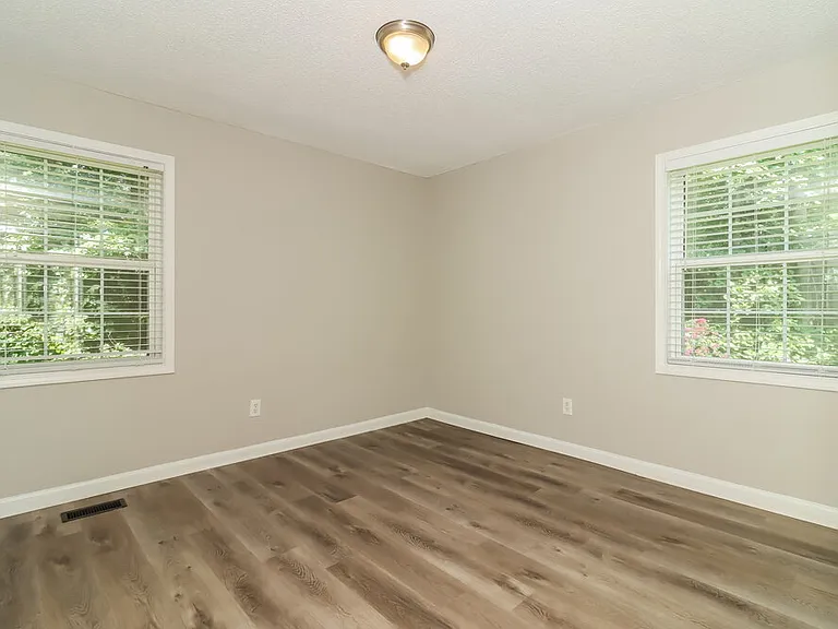 19 Eagle Point Ct — Photo 13