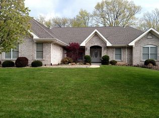 9830 Bridle Trail Ln, Saint Louis, MO 63128