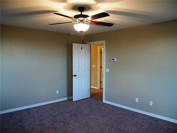 2nd image of 213 S Manzanita Dr