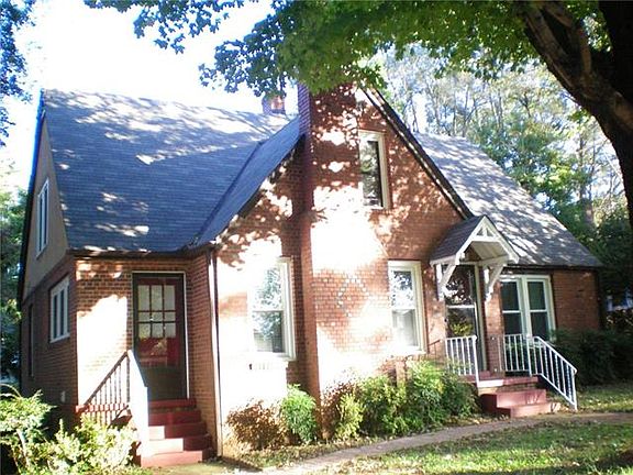 2nd image of 515 S Ashe Ave