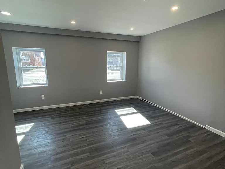1010 Roselle St — Photo 5