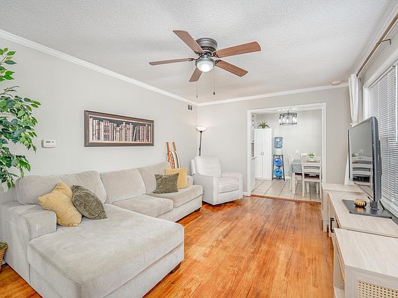 4th image of 909 N Derby Ave