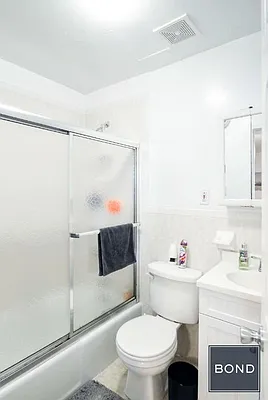 Rented by Bond New York | media 18