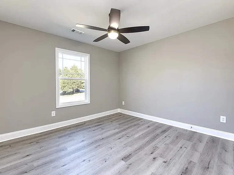 3943 Westgate Dr — Photo 5