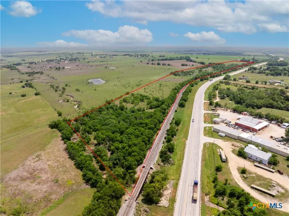 2901 S Main St, Taylor, TX 76574
