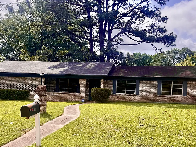 116 Medina Dr — Photo 1