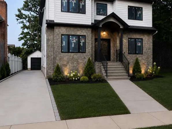 85 Trenton Ct, Staten Island, NY 10309