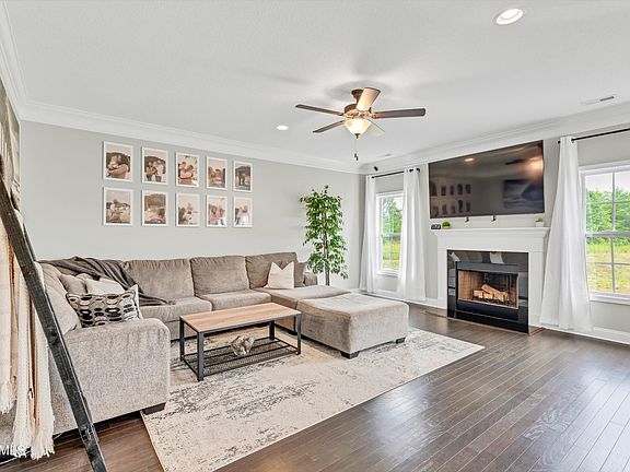 2nd image of 3103 Starling Dr