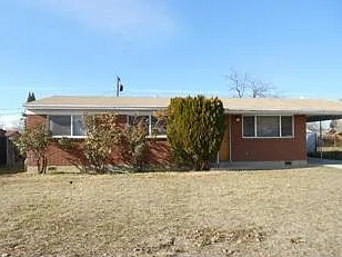3 bed, 975 sqft, $1,650 — Photo 1