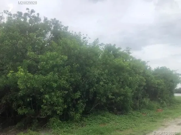 5703 SE Pine Dr, Stuart, FL 34997