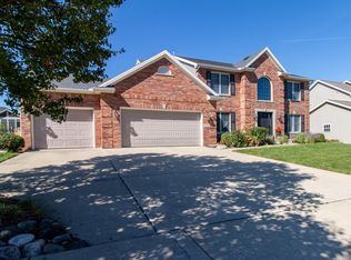 2704 Hayes Ln, Bloomington, IL