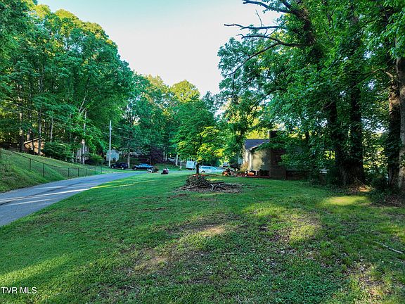 2nd image of Kings Mountain Dr