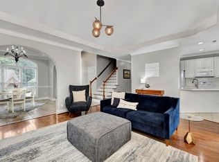 617 Meadow Ridge Dr, Birmingham, AL 35242