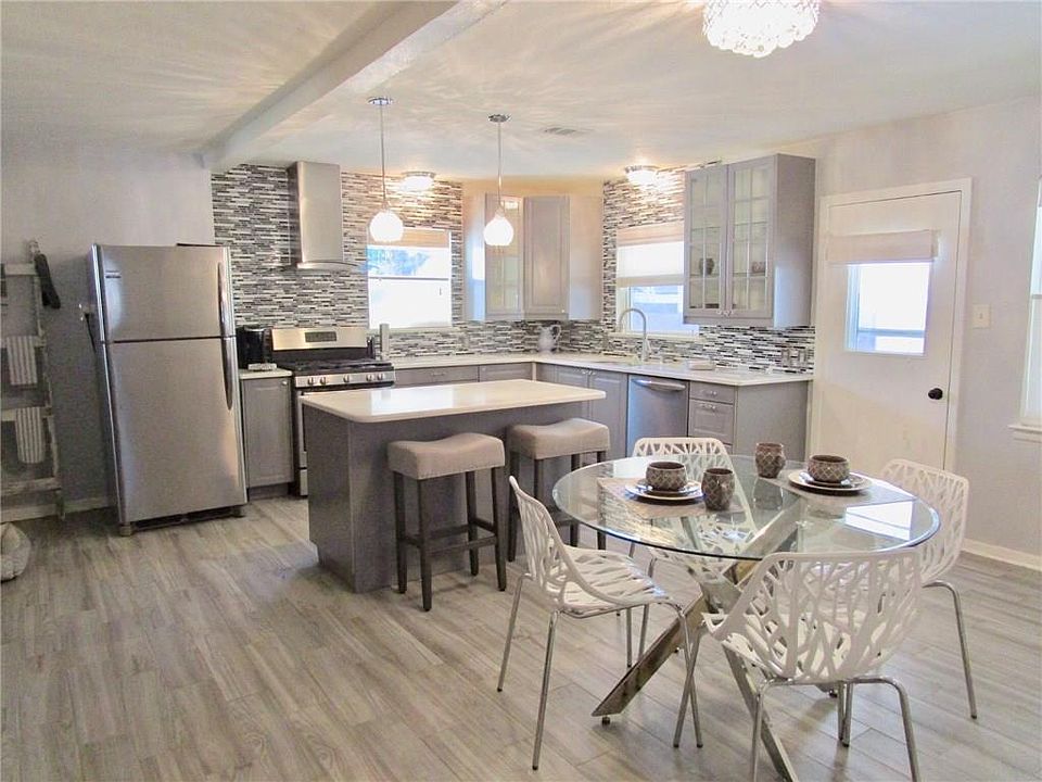 1st image of 806 Lombardy Ln